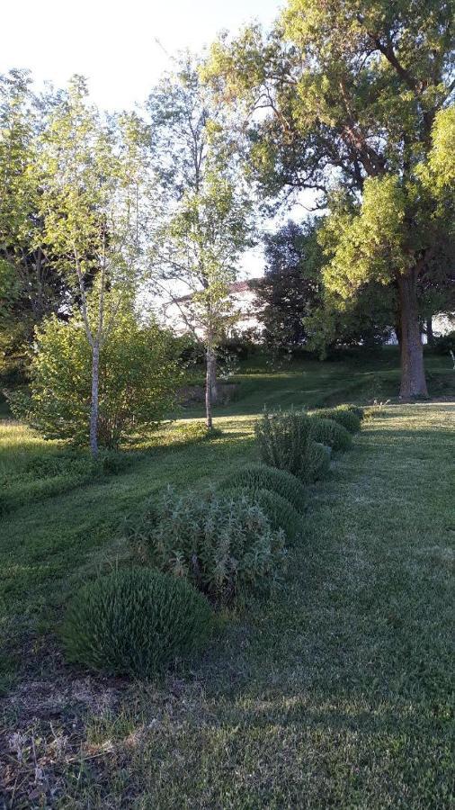 Chambres D'Hotes Du Bernes Nomdieu Dış mekan fotoğraf